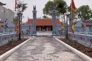 Đình Mạnh Trữ trước ngày khánh thành.