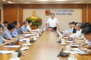 Chủ tịch UBND tỉnh Phú Thọ Trần Duy Đông chủ trì hội nghị. Ảnh: Đinh Vũ