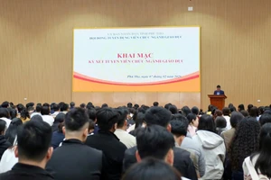 Hình ảnh buổi khai mạc kỳ thi.