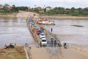 Cầu phao Phong Châu được cán bộ, chiến sĩ Lữ đoàn 249 vận hành gần 400 ngày.