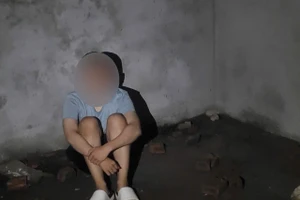Cháu Đ. bị nhóm lừa đảo ép đến căn nhà bỏ hoang.