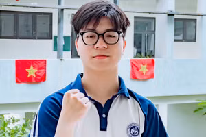Em Trịnh Đức Anh là 1 trong 4 thí sinh được lựa chọn đại diện quốc gia tham dự Olympic Hóa học quốc tế Abu Rayhan Biruni.