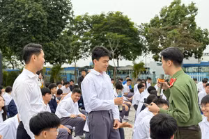 Học sinh Phú Thọ được tuyên truyền, nâng cao nhận thức và trang bị kỹ năng bảo vệ bản thân trên không gian mạng.