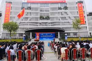 Buổi tuyên truyền phổ biến kiến thức bảo vệ dữ liệu cá nhân và các kỹ năng, biện pháp bảo vệ thông tin trên không gian mạng tại Trường THPT Chuyên Hùng Vương.