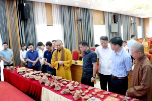 Trưng bày các hiện vật cổ phát hiện trong quá trình khai quật tại của Ba Tự.