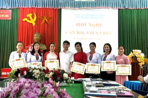 Duy trì vững chắc kết quả phổ cập giáo dục, xóa mù chữ đã góp phần không nhỏ trong xây dựng trường chuẩn quốc gia ở Trường Tiểu học Mỹ Lung.