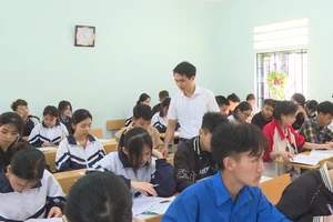 Sở GD&ĐT Hà Giang yêu cầu các cơ sở giáo dục thực hiện kế hoạch của nhà trường, củng cố ôn tập cho học sinh lớp 9 tham gia kỳ thi phù hợp.