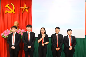 Nhóm tác giả của Dự án “No Vape Life”.