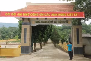 Nghĩa trang liệt sĩ Mặt trận Tu Vũ .