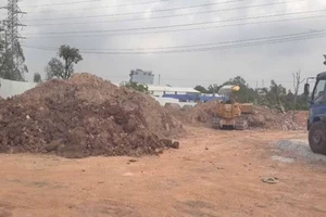 Hiện trường vụ đổ chất thải trái phép. Ảnh: Công an tỉnh Phú Thọ