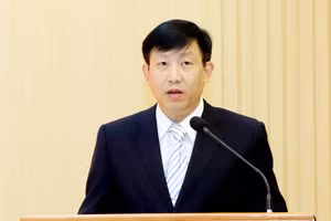 Tân Bí thư Huyện uỷ Bắc Quang Lục Thế Hưng.