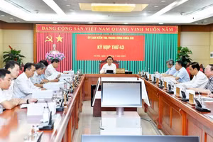 Ông Trần Cẩm Tú, Ủy viên Bộ Chính trị, Bí thư Trung ương Đảng, Chủ nhiệm Ủy ban Kiểm tra Trung ương chủ trì Kỳ họp.