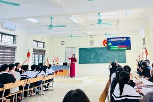 Giờ lên lớp của cô và trò Trung tâm GDNN-GDTX Yên Lạc.