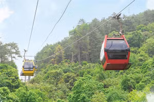 Hệ thống cáp treo tại Khu Danh thắng Tây Thiên, thị trấn Đại Đình, huyện Tam Đảo (Vĩnh Phúc).