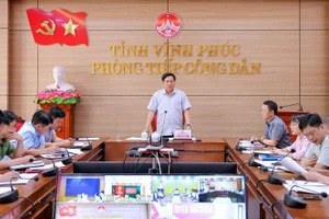 Ông Trần Duy Đông tiếp công dân khi còn là Chủ tịch UBND tỉnh Vĩnh Phúc (cũ).