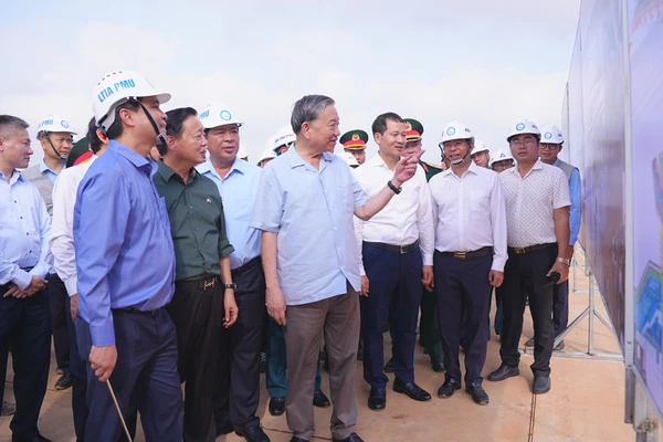 Tổng Bí thư Tô Lâm cùng Đoàn công tác Trung ương kiểm tra về tiến độ dự án sân bay Long Thành.