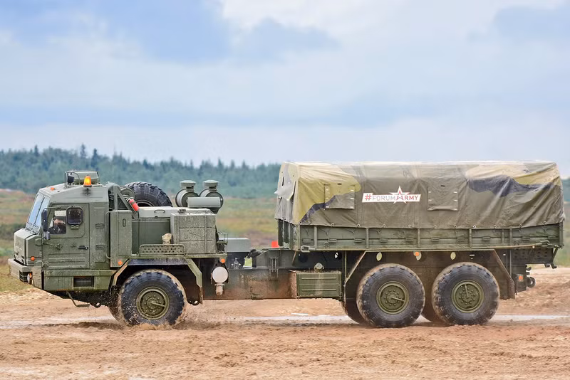 Pháo phản lực phóng loạt BM-27 Uragan nhận khung gầm mới BAZ-69092