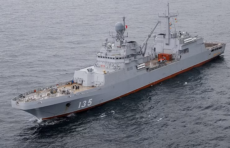 Nối lại sản xuất tàu đổ bộ Dự án 11711 hiện đại hóa