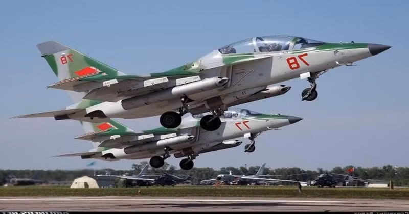 Bàn giao loạt máy bay Yak-130 mới giữa tình hình nóng