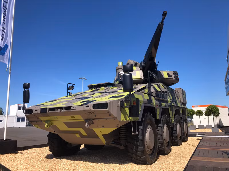 Hệ thống phòng không Skyranger 30 liên tiếp nhận hợp đồng lớn