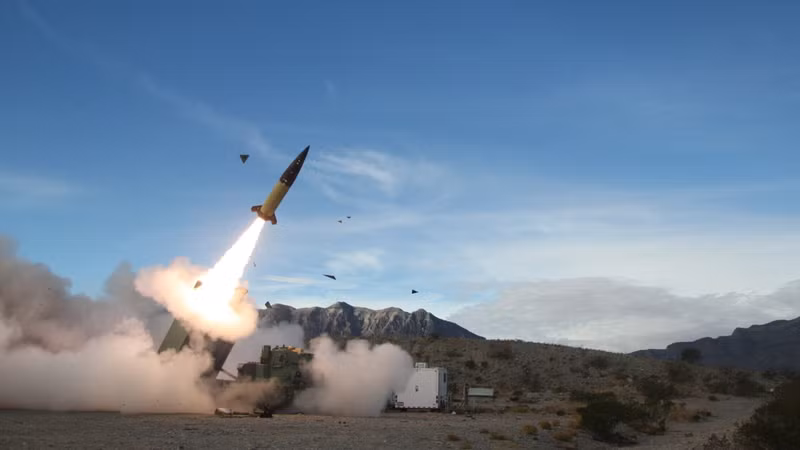 Mỹ nỗ lực cung cấp cho Kyiv tên lửa ATACMS mới có 'tầm bắn xa hơn'