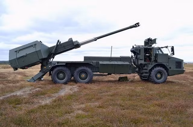 Pháo tự hành bánh lốp tốt nhất thế giới trở thành mục tiêu tiếp theo của Lancet