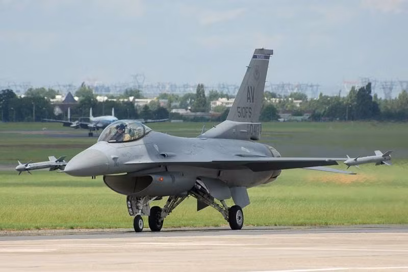 Phi công Ukraine chưa thể huấn luyện trên tiêm kích F-16 vì lý do bất ngờ