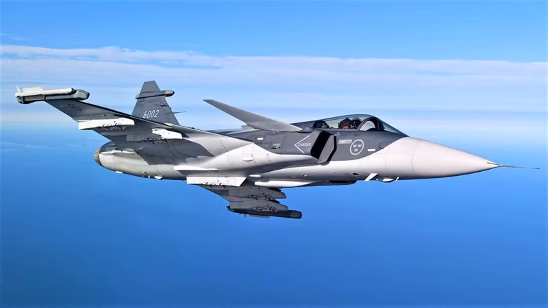 JAS-39 Gripen sắp tham chiến có điểm nổi trội nào so với MiG-29 và Su-27?