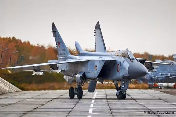 Lô tiêm kích MiG-31BM nâng cấp đặc biệt bắt đầu trực chiến