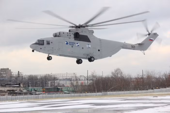 Bên cạnh Mi-26T2V, các máy bay trực thăng nâng cấp khác bao gồm Ka-52M Alligator, Mi-28NM Night Hunter, Mi-8AMTSh-V Terminator và Mi-8MTV-5M cũng được điều động đến các đơn vị chiến đấu. Trực thăng vận tải Mi-26T2V mạnh nhất thế giới trực chiến