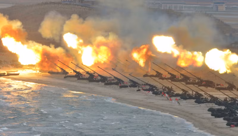 Cùng với số lượng khổng lồ các hệ thống pháo binh, Triều Tiên được cho là có trong kho dự trữ cả chục triệu viên đạn pháo các loại, đủ để họ mang đi viện trợ với số lượng lớn. Triều Tiên giữ kỷ lục về số lượng hệ thống pháo binh