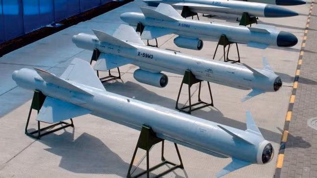 Kể từ khi bắt đầu chiến dịch quân sự đặc biệt tại Ukraine, Nga đã sử dụng tên lửa Kh-59 nhưng ở quy mô tương đối hạn chế. Tên lửa cực lợi hại Kh-59 đang liên tục được sử dụng