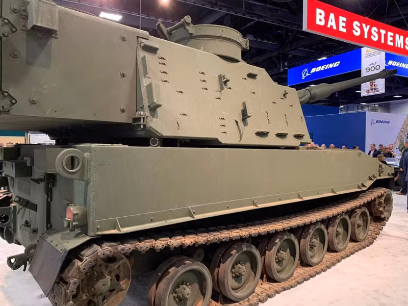Hai tập đoàn công nghiệp quốc phòng hàng đầu gồm BAE Systems và Rheinmetall vừa ra mắt nguyên mẫu pháo tự hành M109-52 thế hệ mới, giúp tăng khả năng sát thương và tầm bắn. Đưa nòng PzH 2000 lên khung gầm M109 tạo ra pháo tự hành lai ghép độc đáo