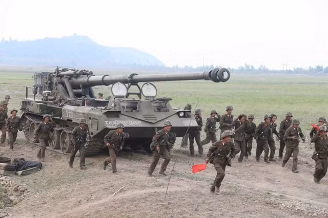 Tốc độ bắn của M1989 rất chậm, chỉ được 2 phát mỗi phút, ngoài ra độ chính xác cũng không được đánh giá cao. Mỗi khẩu pháo tự hành như vậy có thể mang theo 12 viên đạn dự trữ trong xe. Pháo tự hành 'khủng nhất' Triều Tiên bắn mục tiêu cách xa 60 km