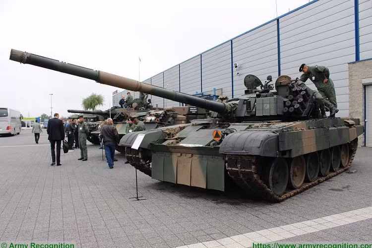 Trong khi đó trên chiến trường Ukraine, nhiều chiếc Leopard 2 của Đức, trong đó có cả phiên bản Leopard 2A6 tối tân đã bị phá hủy. PT-91 Twardy của Ba Lan sẽ 'cháy sáng' hơn cả Leopard 2 của Đức?