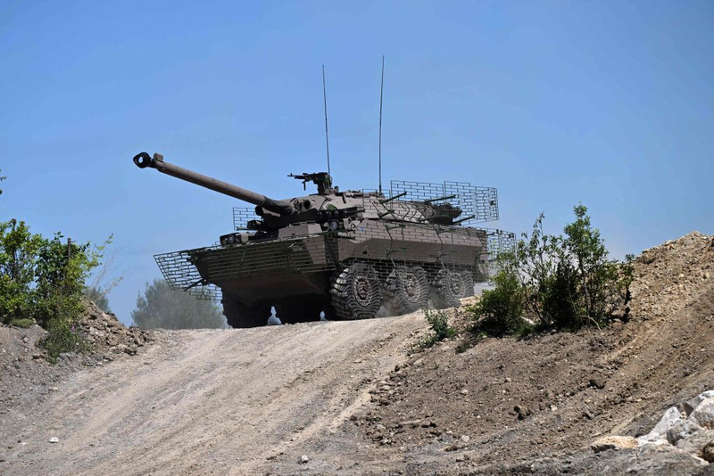 Quân đội Ukraine liên tục phàn nàn về xe tăng bánh lốp AMX-10RC