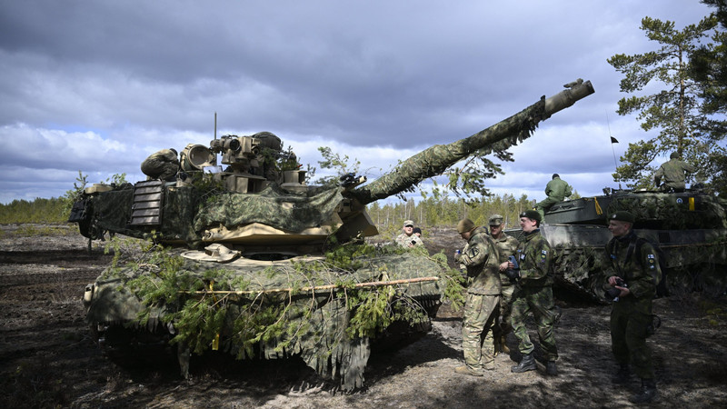 Mỹ yêu cầu Ukraine trả lại xe tăng Abrams?