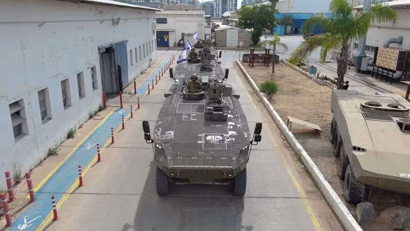 Israel dùng xe bọc thép chở quân Eitan mới nhất trong cuộc chiến với Hamas