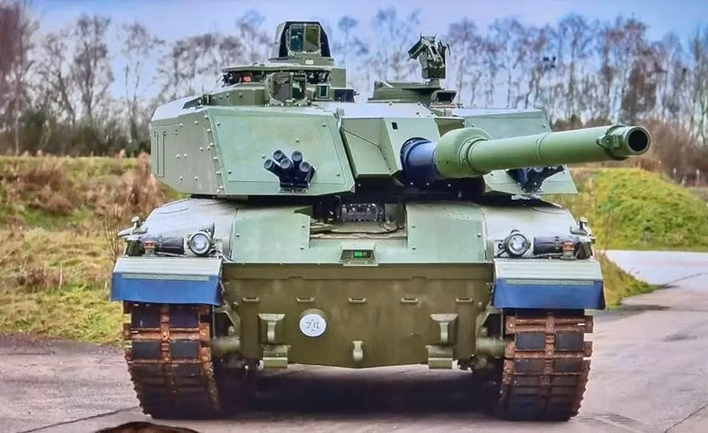 Như đã đề cập ở trên, việc sản xuất tháp pháo mới diễn ra tại Công ty Armstrong Works. Về mặt kết cấu, nó có một số thay đổi: ở phần phía sau, khoang chứa được kéo dài để đưa đạn ra khỏi khoang chiến đấu. Anh tăng tốc viện trợ tăng Challenger 2 khi bắt đầu sản xuất Challenger 3?