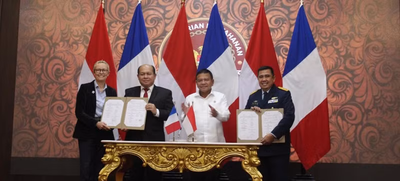 Indonesia đã chọn công ty địa phương PT PAL và Naval Group của Pháp để chế tạo 2 tàu ngầm loại Scorpene phiên bản Evolved Full LiB, giúp mở rộng đáng kể khả năng của hải quân nước này. Tàu ngầm Scorpene bản hiện đại nhất tiến vào thị trường Đông Nam Á