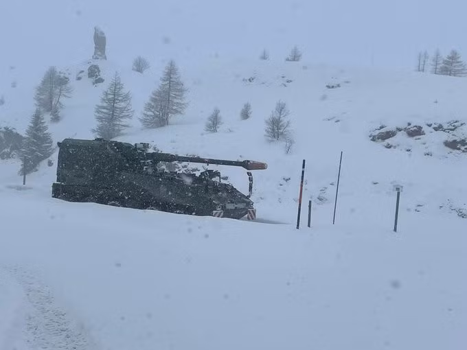 Pháo tự hành RCH 155 thêm đáng sợ khi lắp trên khung gầm Piranha IV