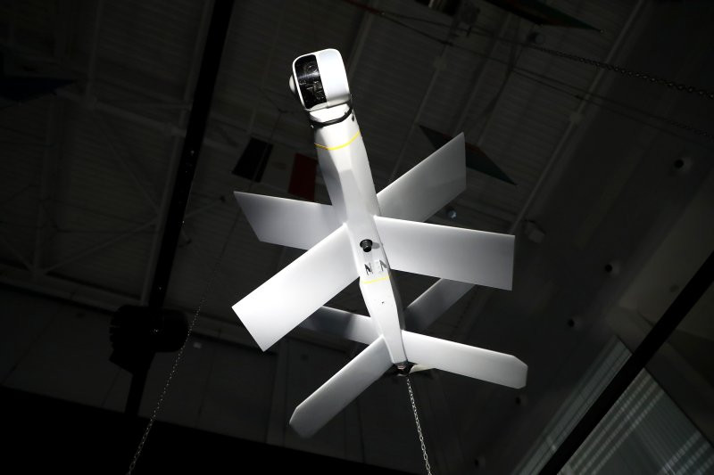 Các nhà phân tích của NI lưu ý rằng Lancet là loại đạn tuần kích có hai cánh hình chữ X ở phía trước và phía sau thân máy bay, được dẫn động bởi một cánh quạt chạy bằng động cơ điện. Báo Mỹ xếp hạng vũ khí Nga đang nổi bật nhất trên chiến địa