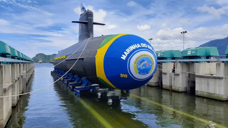 Kích thước của những chiếc tàu ngầm này có chiều dài từ 60 - 70 mét, lượng giãn nước đầy tải vào khoảng 1.650 tấn. Tàu ngầm Scorpene bản hiện đại nhất tiến vào thị trường Đông Nam Á