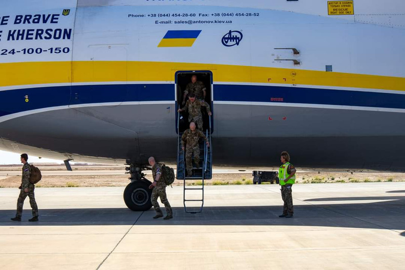 An-124 đưa Quân đội Hà Lan tới điểm nóng