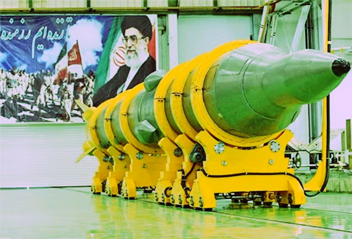 Iran tuyên bố có tên lửa siêu thanh tốt hơn cả Kinzhal và Zircon