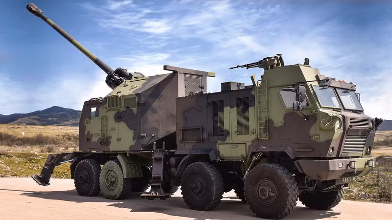 Tuy nhiên, do vũ khí vẫn được cung cấp tích cực cho Ukraine thông qua tuyến đường Azerbaijan, cho nên việc giao hàng như vậy đặt ra nhiều câu hỏi. Serbia sẽ gửi 48 pháo tự hành Nora-B52 tới một quốc gia giấu tên