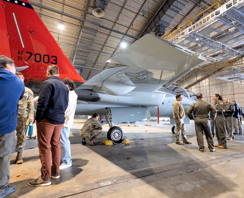 Mỹ bắt đầu giai đoạn thử nghiệm đặc biệt với máy bay huấn luyện T-7A Red Hawk