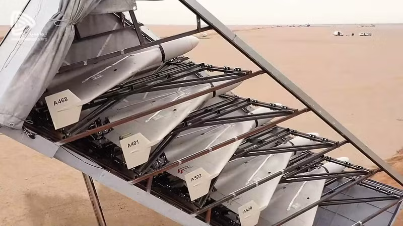 Theo các nhà quan sát, Trung Quốc không bận tâm quá nhiều đến việc phát triển máy bay không người lái tấn công riêng, mà chỉ đơn giản là tham khảo sản phẩm tương tự của Nga - Iran. Trung Quốc thử nghiệm UAV cảm tử nhìn giống Shahed-136