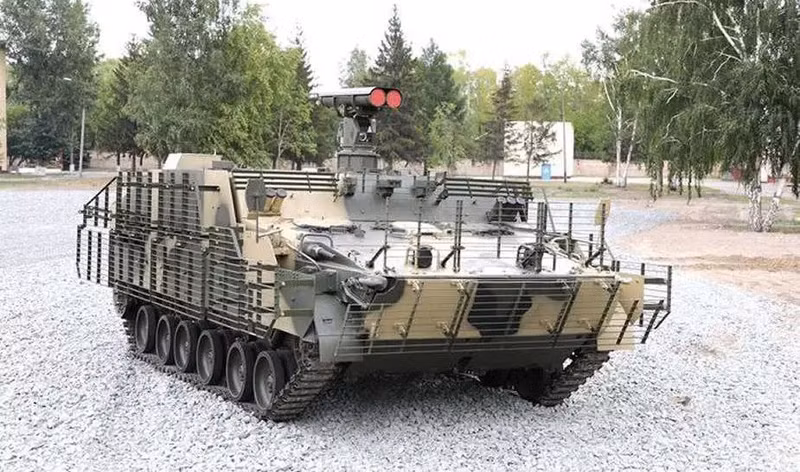 Kinh nghiệm của chiến dịch quân sự đặc biệt đã chứng minh rằng vũ khí tên lửa dẫn đường mạnh mẽ cũng sẽ hữu ích cho các phương tiện bọc thép dành cho bộ binh cơ giới, lính dù và lính thủy đánh bộ. BT-3F với tên lửa Kornet trở thành sát thủ của xe tăng NATO