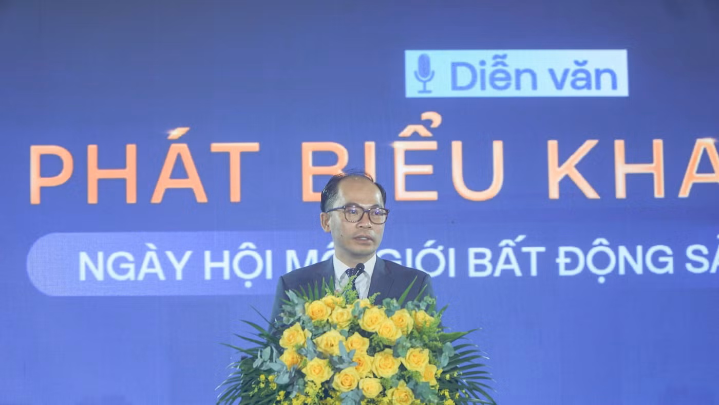 Ông Trần Văn Bình, Phó Chủ tịch kiêm Tổng Thư ký VARS phát biểu khai mạc ngày hội.